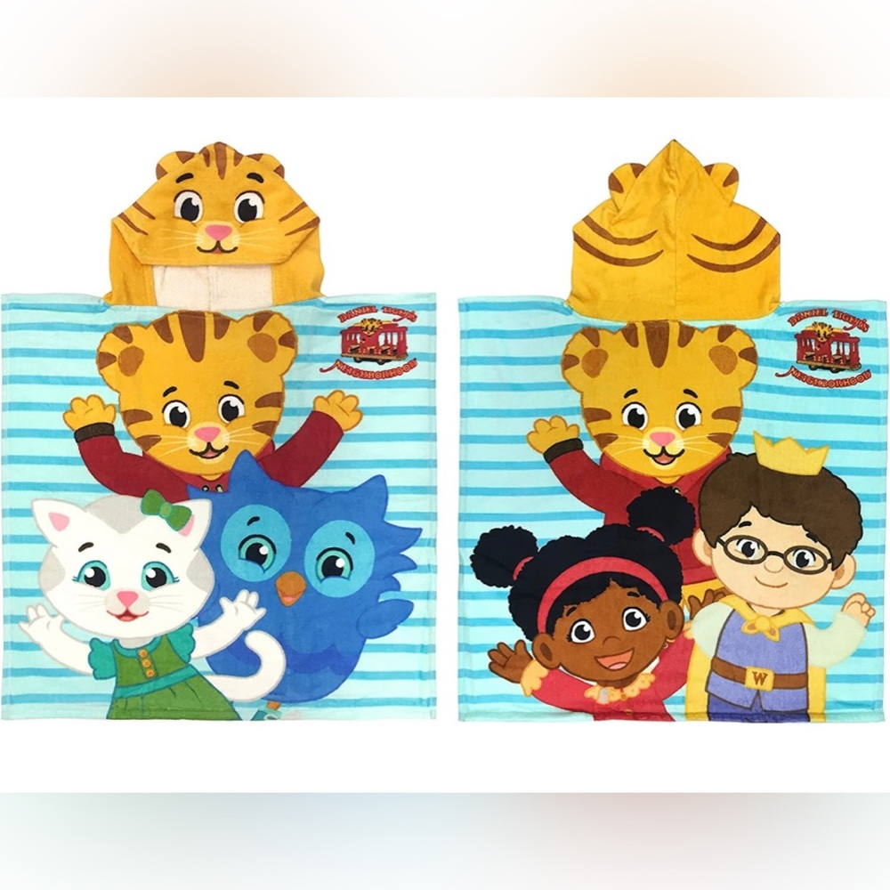 Set of 2 Daniel Tiger hooded towels